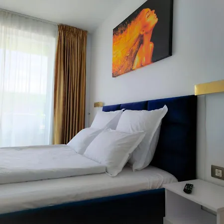 Wnb Beach Pool & Spa Mamaia Nord Apartment *